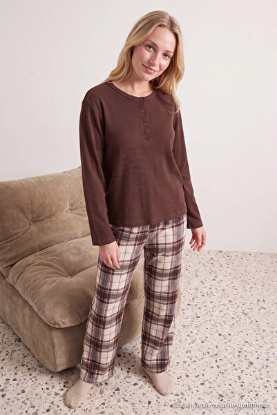 Trendyol Collection Brown Plaid Soft Tuşe Waffle Knitted Pajamas Set Thmaw27P...