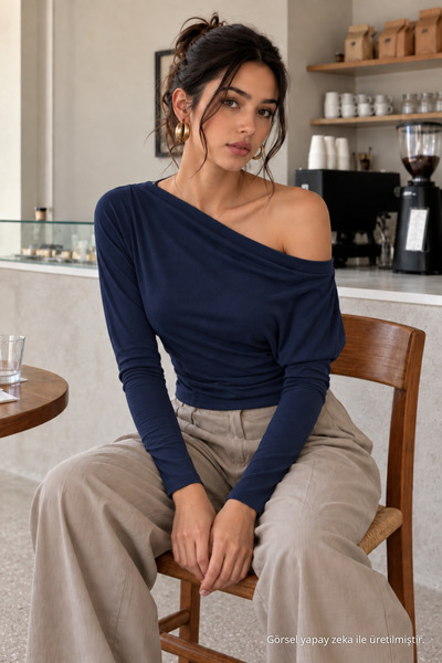 COMBİNE MİCHAİL بلوزة أساسية نسائية ذات لون أزرق داكن وقصة ضيقة