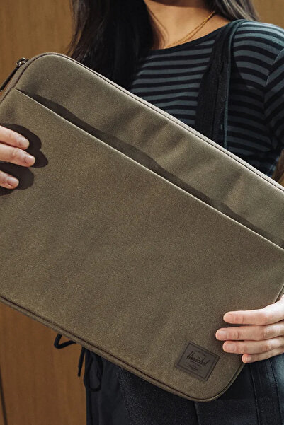 Herschel Supply Co. Herschel Denman | Su İtici Kumaş Düzenleyici Bölmeli 16" ...