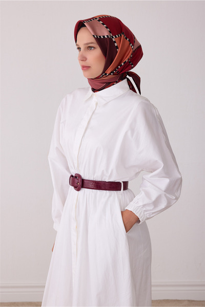 Belli Kırmızı Geometrik Desen %100 Twill İpek Eşarp 4419-83