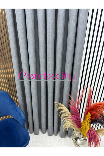 PERDECITY Işıltılı çizgi detaylarıyla dikkat çeken antrasit fon perde, odanıza şık ve modern bir hava katar. 1x3 sık pile