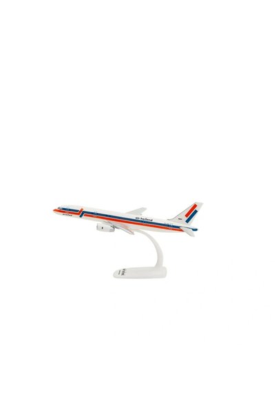 PPC Holland Model de avion Air Holland Boeing B757-200, plastic, 23.5, scara 1:200