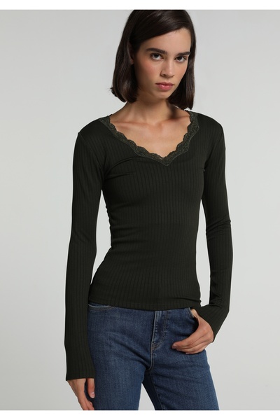 Colin's Slim Fit Women's Green T-Shirt