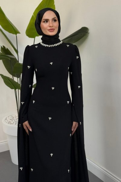 MERVEN AKYÜZ Taylor Taşlı Kolları Pelerinli Abiye Siyah