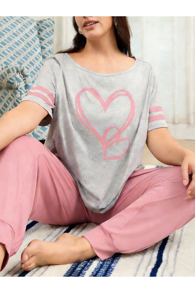 Take Two By Styli Plus Size Heart Print T-Shirt and Straight Leg Pyjama Set