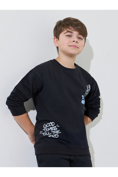 Styli Teen Boys Black Graphic Print Long Sleeves Regular Fit Sweatshirt