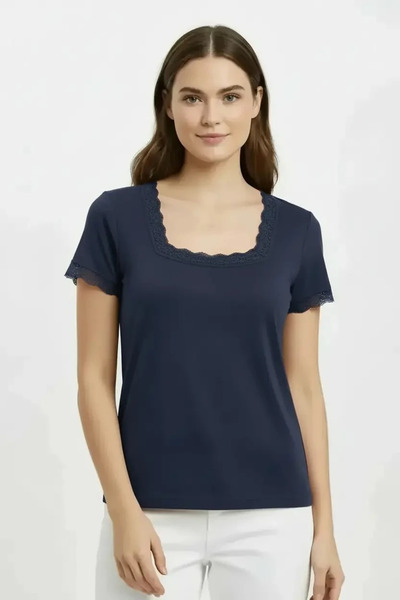 nazzain Square Neck Lace Crop