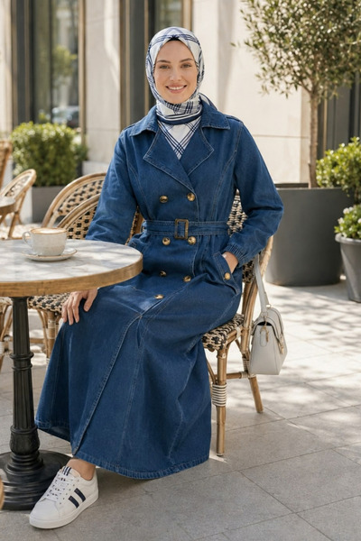 Hb Harma Time Butik معطف نسائي طويل باللون الأزرق الداكن مع حزام وجيوب بأزرار