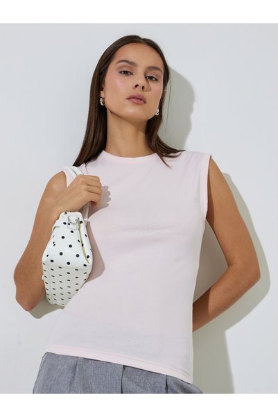 Styli Pink Solid Round Neck Fitted Tank Top