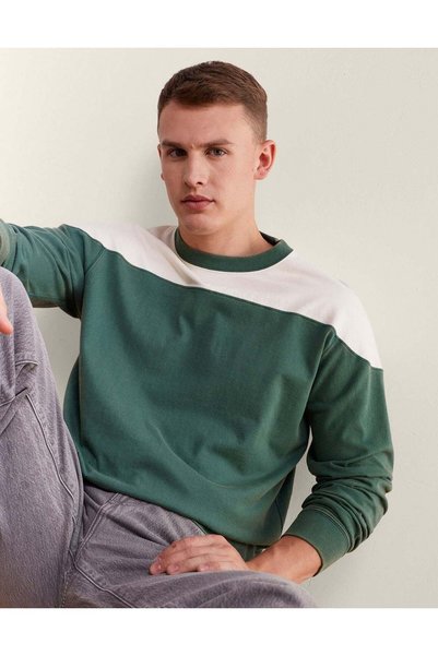 AMERICAN EAGLE AE Relaxed Fit Long-Sleeve Sport T-Shirt
