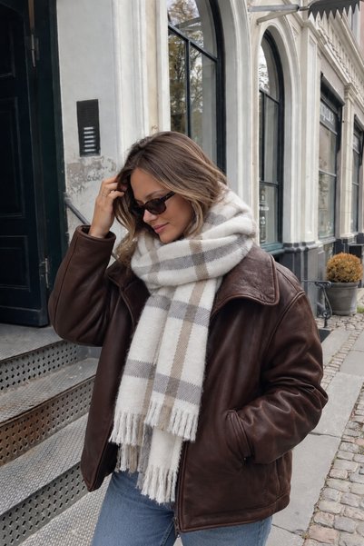 Mollycrush Women's Winter Plaid Patterned Shawl |   Soft Textured Tasseled Shoulder Scarf
