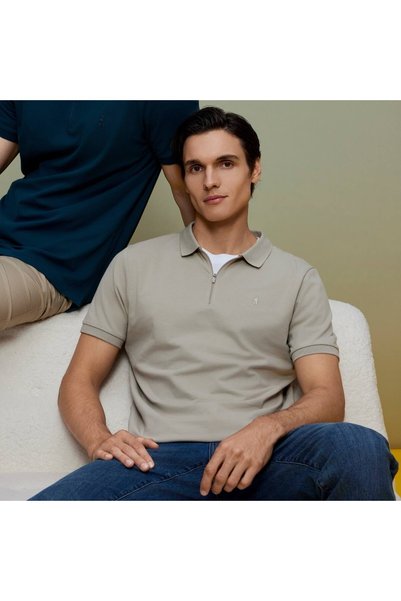 Giordano Men's Slim Fit Small Lion Zipper Polo