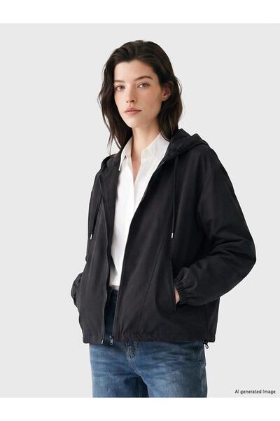 LC Waikiki Γυναικείο αδιάβροχο με κουκούλα και oversized εφαρμογή (W6)