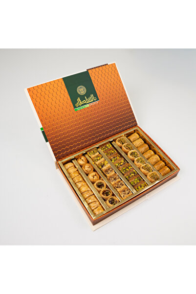 AL SULTAN Sweets Honey Sweetened Mixed Baklava 400 g - 7 Varieties - Pistachio & Cashew Filled Arabic Sweets in Gift Box - Traditional Middle Eastern Baklawa for Eid, Ramadan & Celebrations