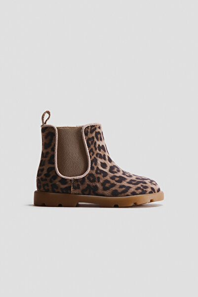 H&M Chelsea Bot