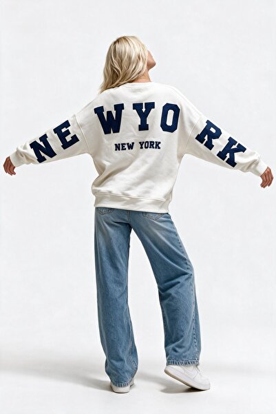 The Champ Clothing Дамски овърсайз суичър с принт WYO NY, бял – с кръгло деко...