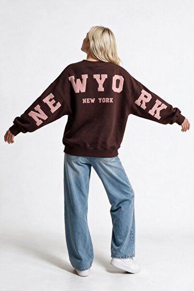 The Champ Clothing Дамски овърсайз суичър с щампа WYO NY, кафяв – с кръгло де...