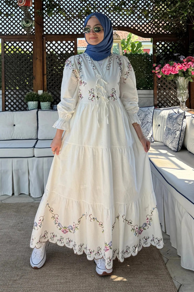 Rabia Şamlı Firuze Nakışlı Elbise Beyaz