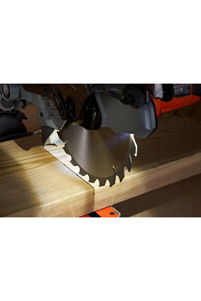 Black&Decker Ferăstrău circular Black Decker BES702, 1500W, lamă de 216mm