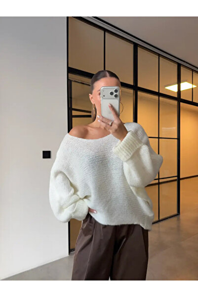 BB Bensu Buyruk Kolu Layered Boat Neck Selanik Knitted Sweater