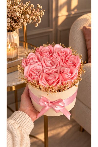 Floweroloji 8'li Pembe Gül Aranjmanı Led ışıklı Krem Kutulu El Yapımı Saten H...