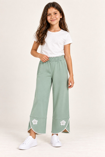 Joi Kids JOI Store Kız Çocuk Çiçek Aplikeli Ponpon Detaylı Geniş Paça Eşofman...
