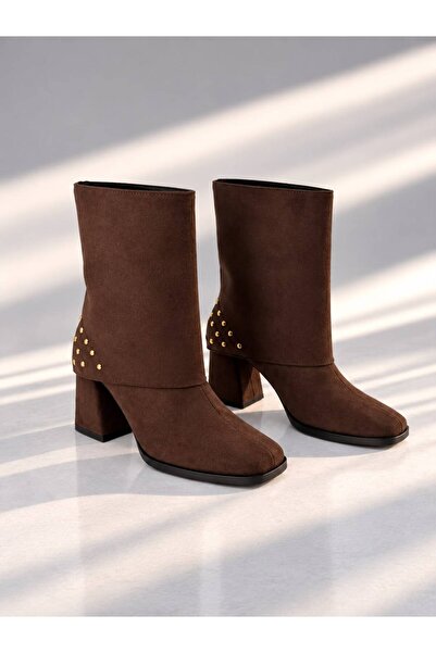 AYS SHOES Γυναικείες μπότες με λεπτομέρεια στον τετράγωνο πάτο και χοντρό τακ...