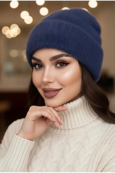 Makro Optik Premium Beret with Fringes and Soft Texture