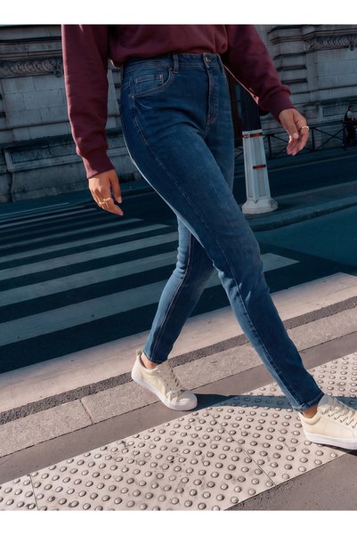 FAV Skinny Fit High Rise Jeans with Pockets