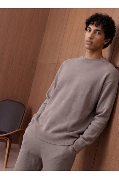 FAV Youth Crew Neck Sweater