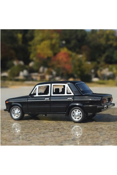 Pan i Pani Gadżet JIANYUAN LADA ROSYJSKI MODEL DE MAȘINĂ METALIC 1:24 CU SUNE...