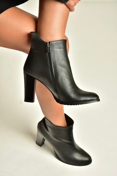 Fox Shoes Z654047903 Black Genuine Leather Thick Heeled Women's Boots