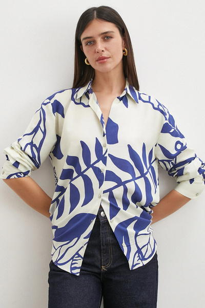 NEVERMORE Flam patterned v-neck shirt blue