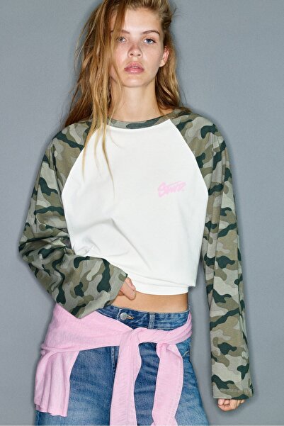 Pull & Bear Uzun kollu baskılı Tişört