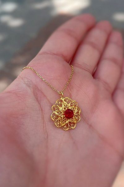 Erer Gümüş Gümüş kırmızı taşlı telkari model kolye