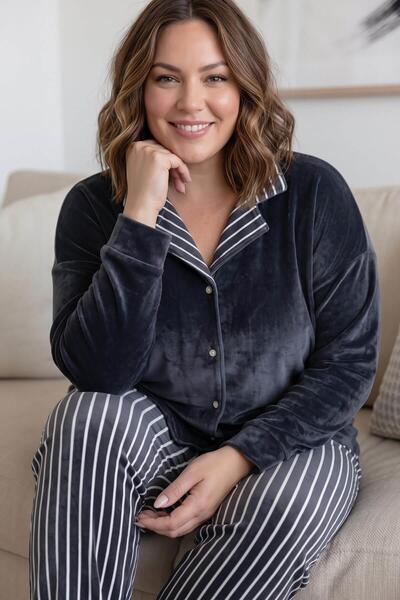 Pijamaevi Navy Randig Exclusive Σετ Γυναικείες Πιτζάμες Βελούδινες με Κουμπιά...