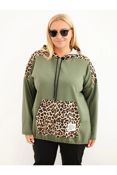 Kesi Hanorac din viscoză mărimi mari cu inserții cu imprimeu leopard în verde...