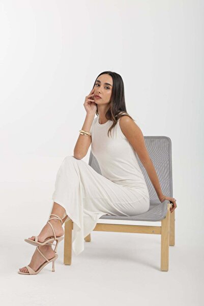 CARINA كارينا فستان ميدي بياقة دائرية - أوف وايت