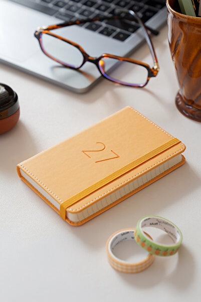 Matt Notebook 2027 Yılı Lastikli Günlük Cep Ajandası 12 Aylık Sarı