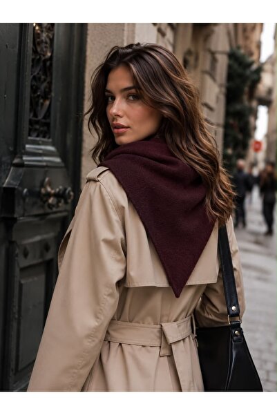 CHARMLUCKY شال مثلثي منسوج