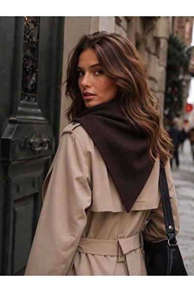 CHARMLUCKY شال مثلثي منسوج