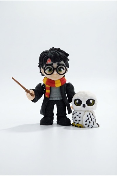 Harry Potter ve Hedwig Figür Seti (2 Birim) – Eklemli Harry Potter Masaüstü Dekor ve Hediyelik Biblo