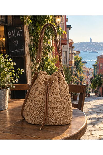 TrakyaTrend Hasır Rengi El Örgüsü Kadın Büzgülü Bucket Çanta – Zincir Askılı,...