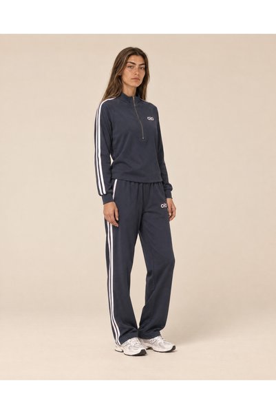 TOP CLOTHE طقم رياضي نسائي بخطوط جانبية وسحاب نصف أمامي