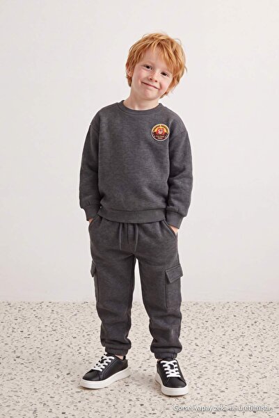 TRENDYOLKIDS Gri Kalın Pamuklu İçi Polarlı Erkek Çocuk Örme Sweatshirt ve Eşo...