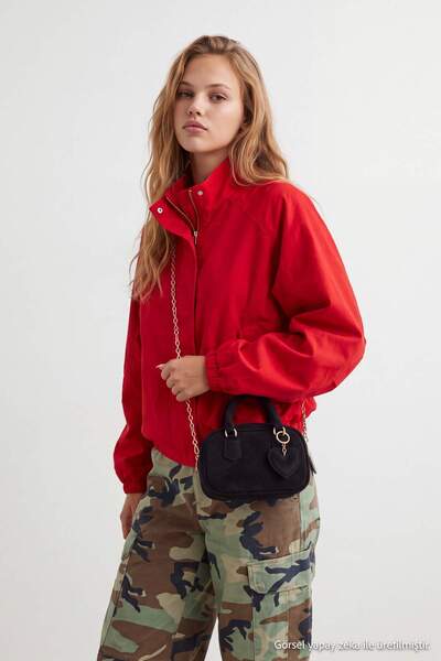 TRENDYOL SHOES Черна дамска мини чанта за рамо TAKAW27OC00034