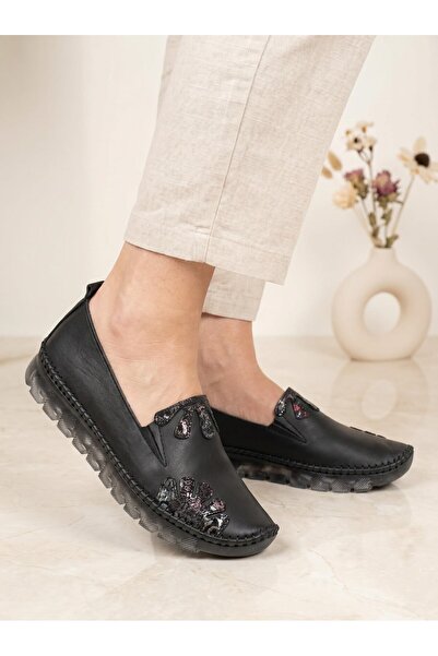 Nesil Shoes حذاء نسائي من الجلد الطبيعي الناعم باللون الأسود من Knc 23