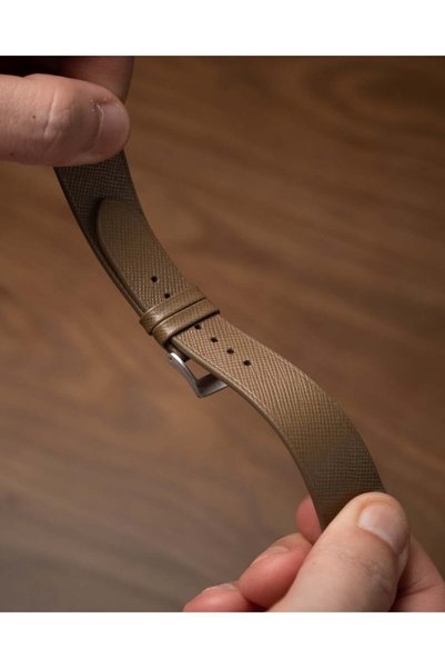 OEMS Saffiano leather apple watch strap in beige - medium (115/70) - silver - apple watch 44/45mm and ultra