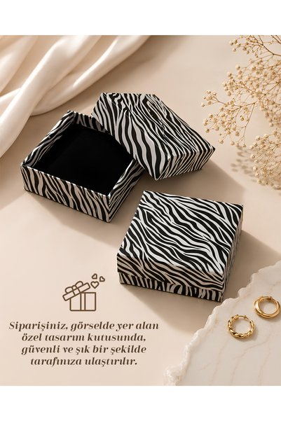 LYRA Bags & Accessories أقراط أنيقة كبيرة الحجم بزهرة الرمان والذهب