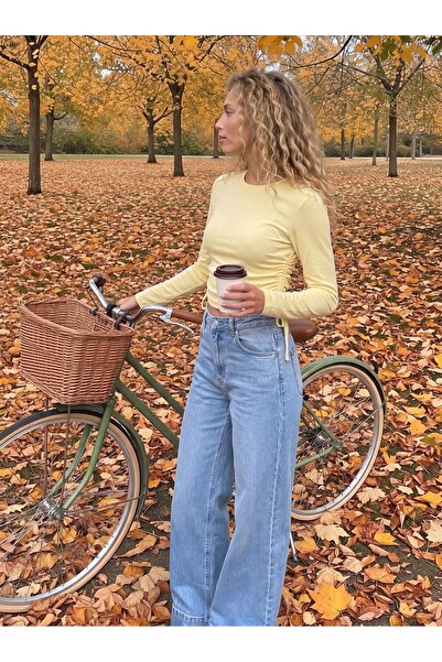 Juuuj Yellow Stretchy Textured Crew Neck Long Sleeve Slim Fit Blouse with Gat...